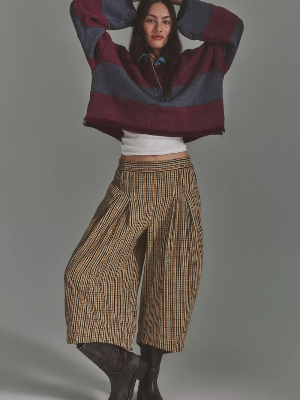 Misty Haze Low-Rise Pull-On Crop Pants